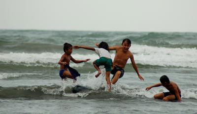 World in Motion - submitted to digital-photography-tips.net by Rahuel
